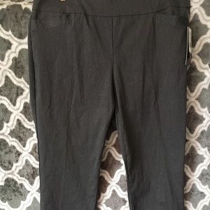 NWT Briggs pull on dress pants.